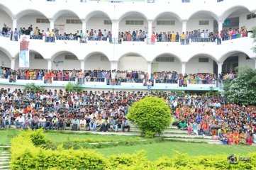 Mahnubhavudu Movie 2nd Song Launch At Vignan College